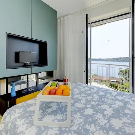Blue Breeze Apartament *